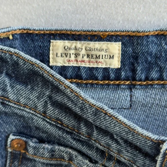 Levi's Ribcage Straight Leg Jeans Size 26 Light Wash High Rise Denim - Picture 10 of 13